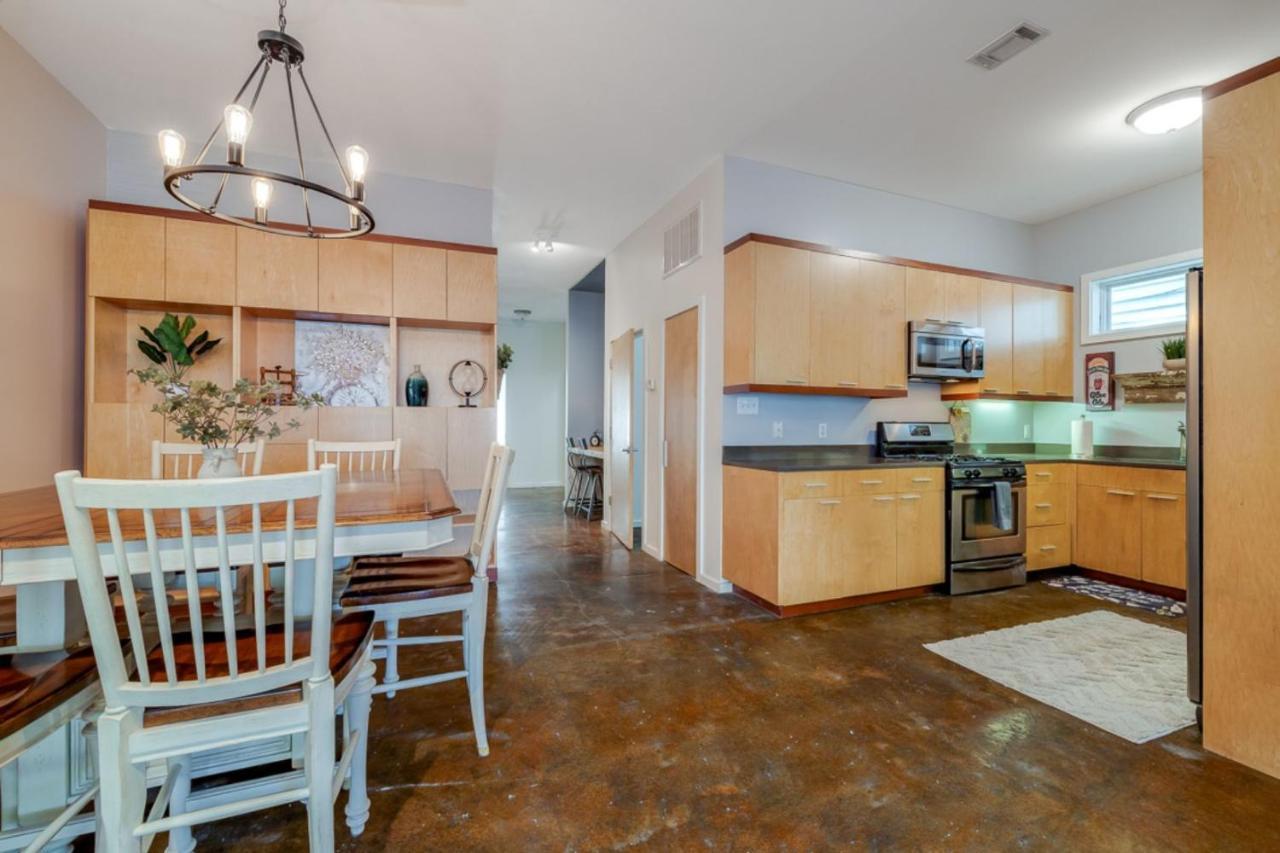 Southern Charmer-Historic District Downtown-Front Porch-Walk Score 90!!-Private Parking-1 Minute To Forsyth Park Savannah Luaran gambar