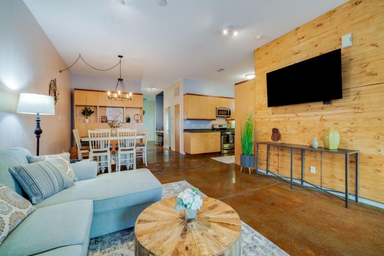 Southern Charmer-Historic District Downtown-Front Porch-Walk Score 90!!-Private Parking-1 Minute To Forsyth Park Savannah Luaran gambar
