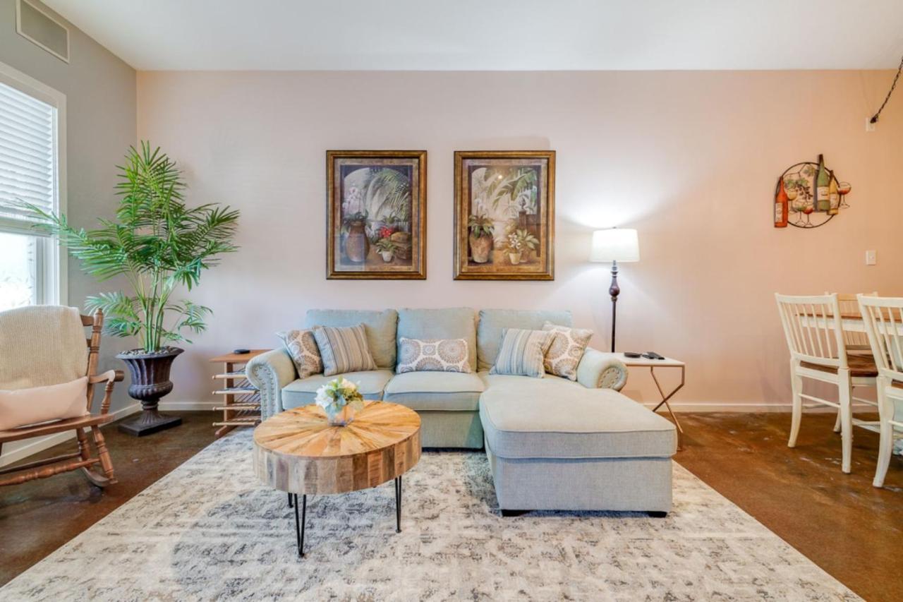 Southern Charmer-Historic District Downtown-Front Porch-Walk Score 90!!-Private Parking-1 Minute To Forsyth Park Savannah Luaran gambar