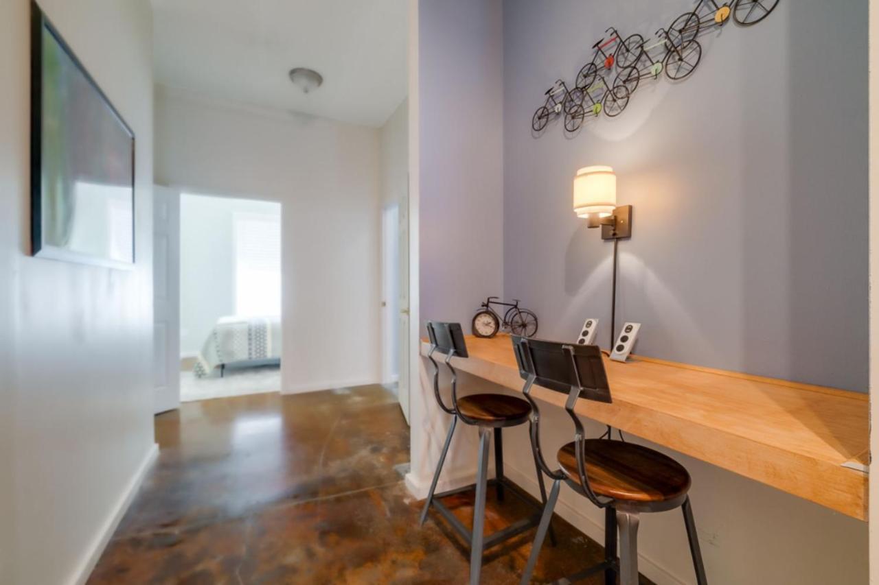 Southern Charmer-Historic District Downtown-Front Porch-Walk Score 90!!-Private Parking-1 Minute To Forsyth Park Savannah Luaran gambar