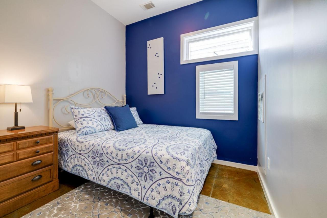 Southern Charmer-Historic District Downtown-Front Porch-Walk Score 90!!-Private Parking-1 Minute To Forsyth Park Savannah Luaran gambar