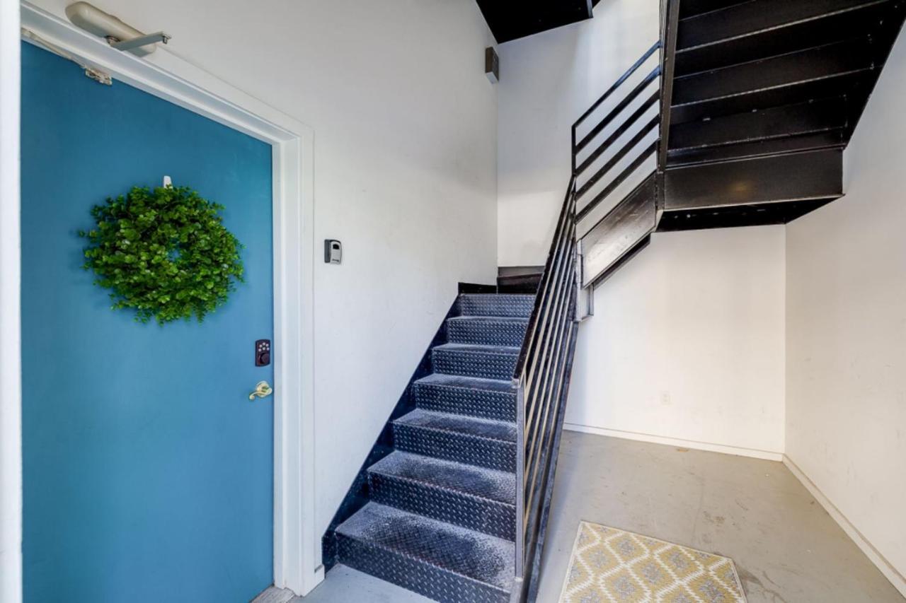 Southern Charmer-Historic District Downtown-Front Porch-Walk Score 90!!-Private Parking-1 Minute To Forsyth Park Savannah Luaran gambar